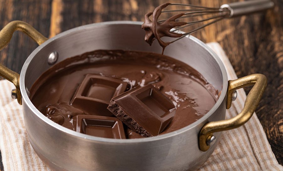 Çikolata Sosu Yapmak İçin 3 Çikolata Eritme Yöntemi