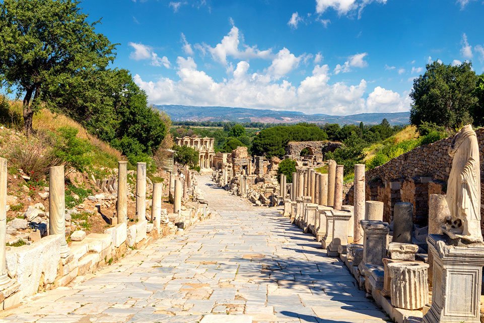 Ege’nin Zenginliğine Açılan Kapı: Efes-Mimas Yolu