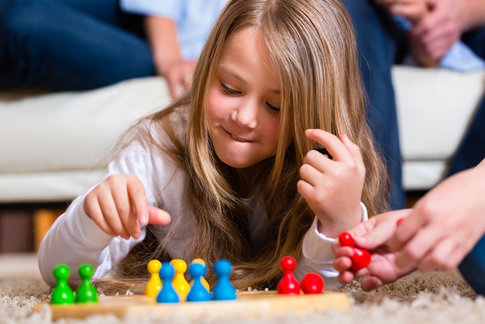 Yılbaşının Keyfini Çıkarın: Ailece Oynayabileceğiniz Masa Oyunları 